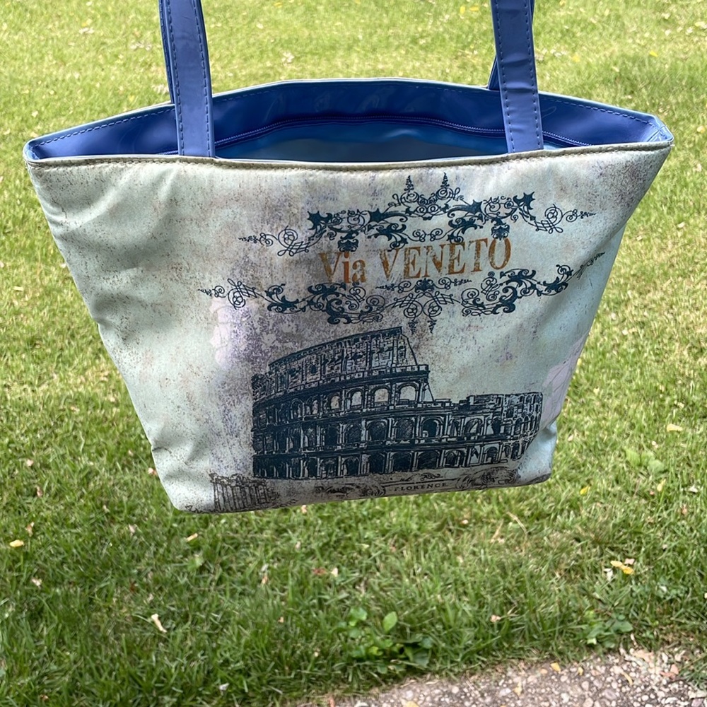 Disney Epcot Italian Pavilion Handbag/Tote & makeup bag - Picture 2 of 7